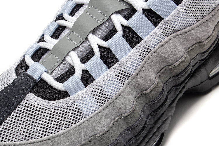 Nike - Women's Air Max 95 Big Bubble
Style # HJ5996-002
Color : Black / Blue Tint / White / Medium Grey