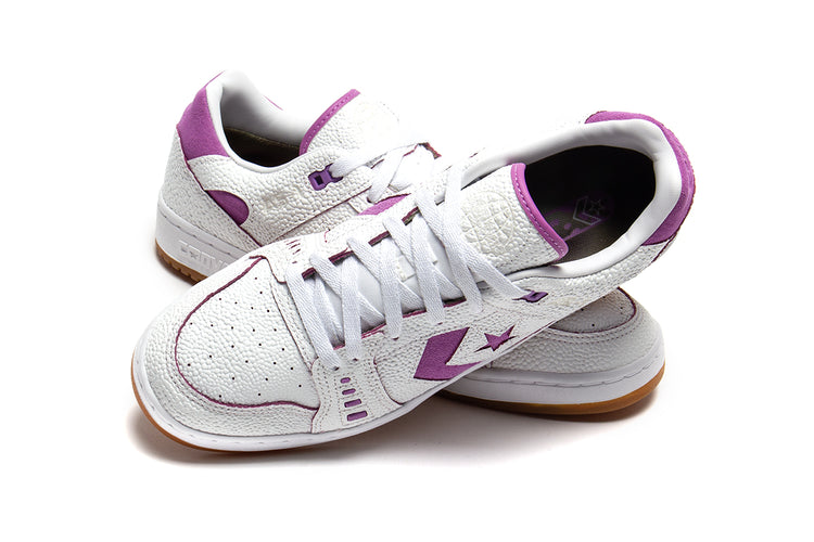 Converse | AS-1 Pro Ox 'Chameleon'

Style # A11995C
Color : White / Fuchsia Glow / White