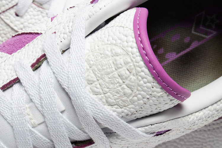 Converse | AS-1 Pro Ox 'Chameleon'

Style # A11995C
Color : White / Fuchsia Glow / White