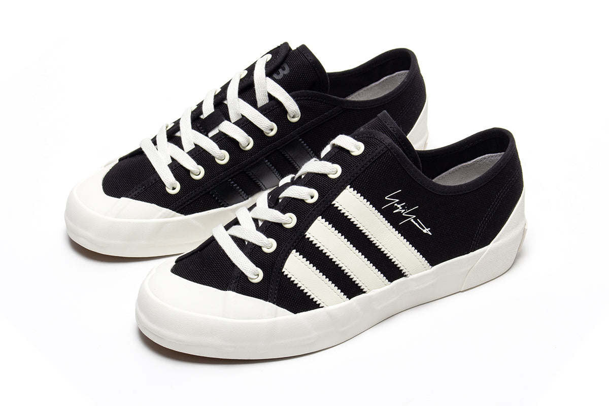 Adidas - Y-3 Nisi Lo
Style # KH9321
Color : Black / Black / Off White