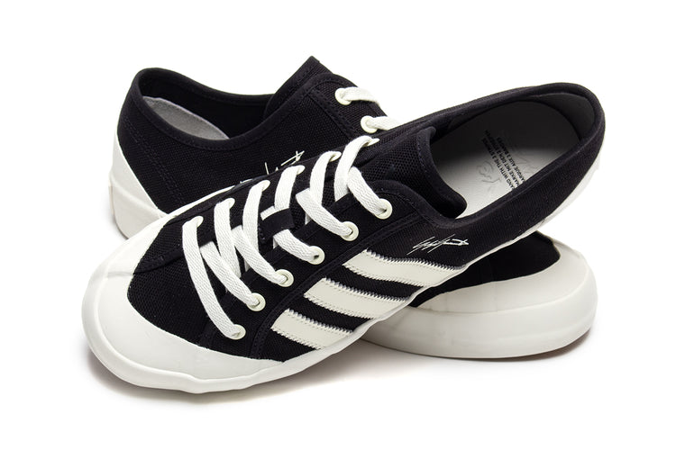 Adidas - Y-3 Nisi Lo
Style # KH9321
Color : Black / Black / Off White