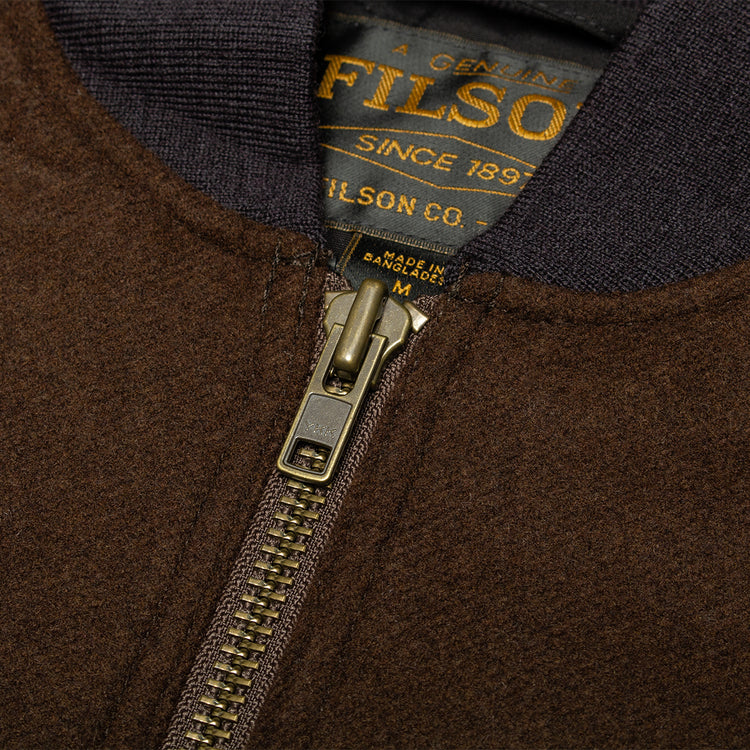 Filson - Spokane Insulated Work Vest
Style # F1420299347
Color : Beaver Brown&nbsp;