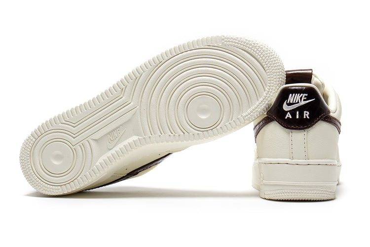 Nike - Air Force 1 '07
Style # IH7332-001
Color : Soft Pearl / Ghost / White