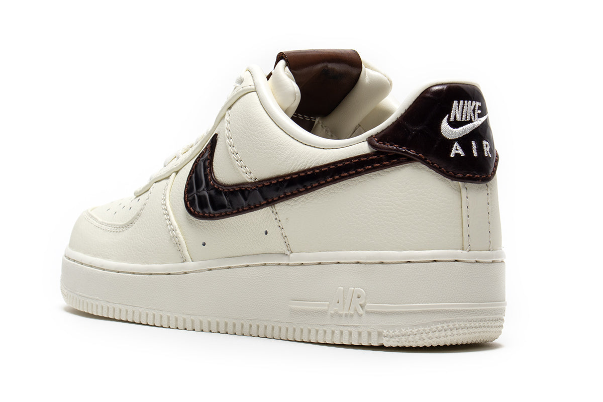 Nike - Air Force 1 '07
Style # IH7332-001
Color : Soft Pearl / Ghost / White