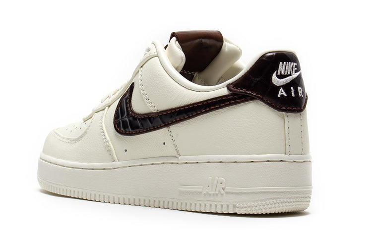 Nike - Air Force 1 '07
Style # IH7332-001
Color : Soft Pearl / Ghost / White