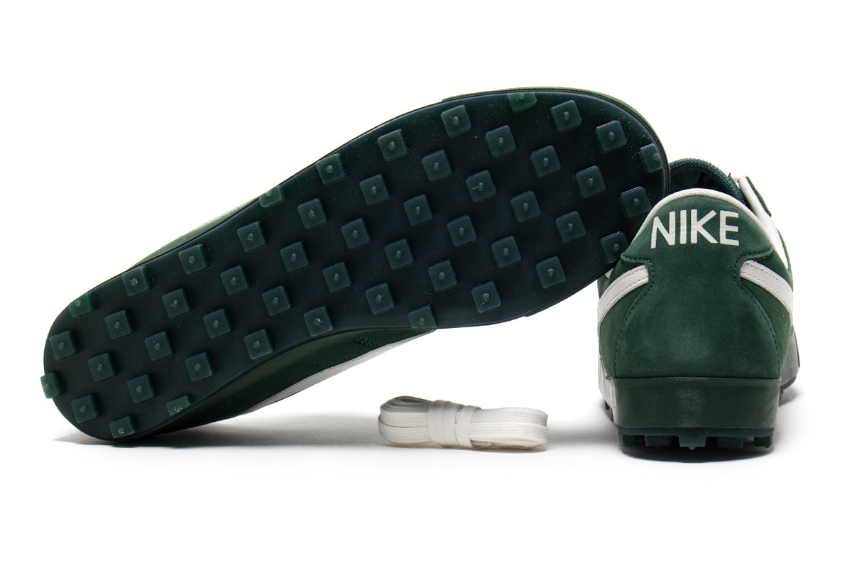 Nike - Astrograbber
Style # IH2341-300
Color : Fir / Phantom / Sail / Black