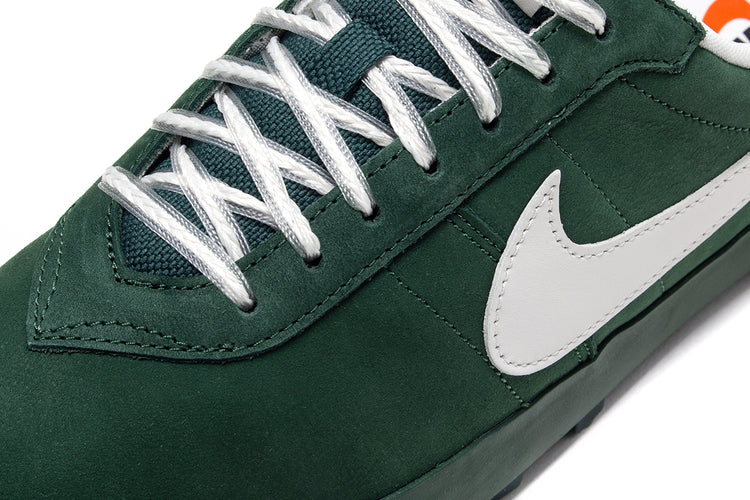 Nike - Astrograbber
Style # IH2341-300
Color : Fir / Phantom / Sail / Black