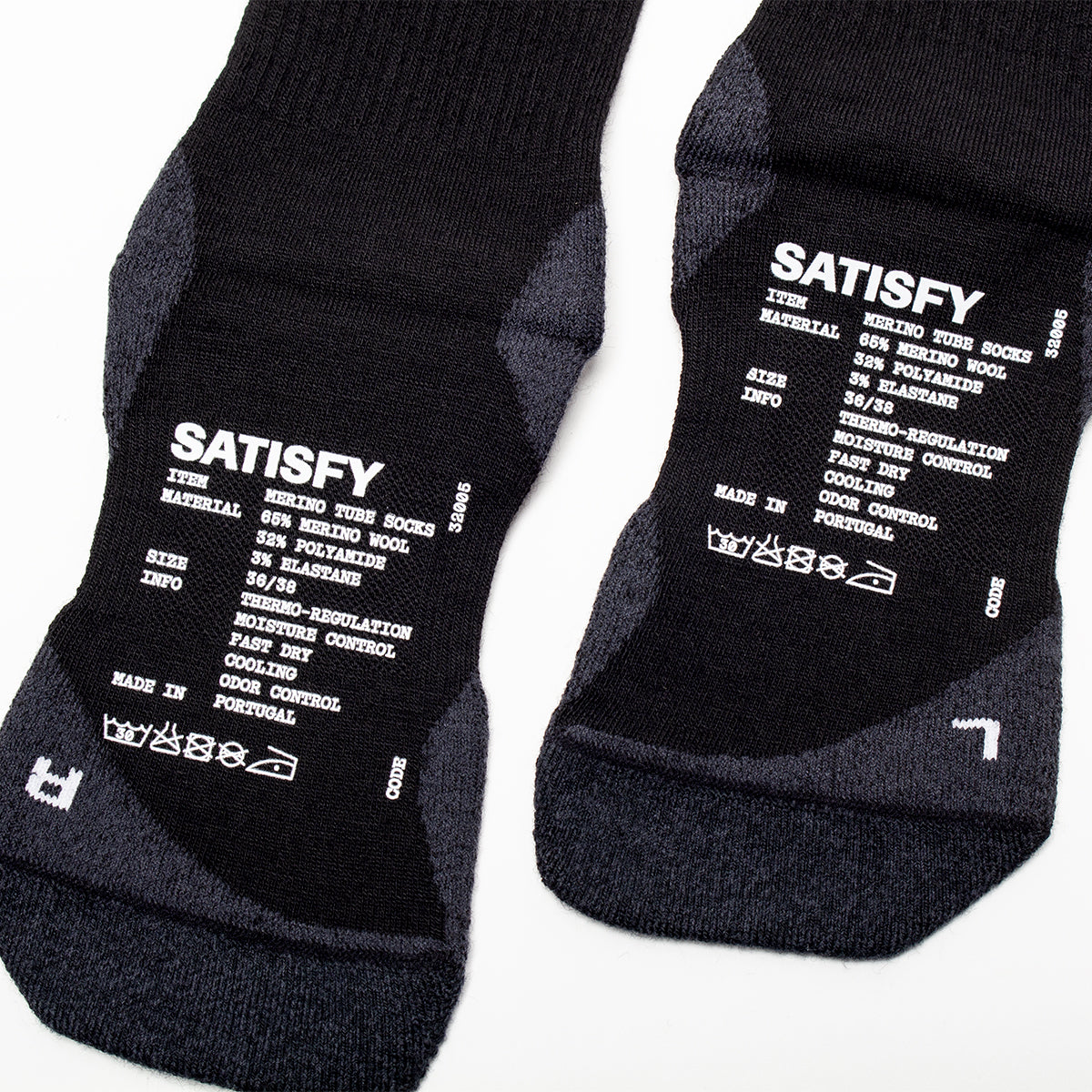 Satisfy - Merino Nylon Tube Sock
Color : Black