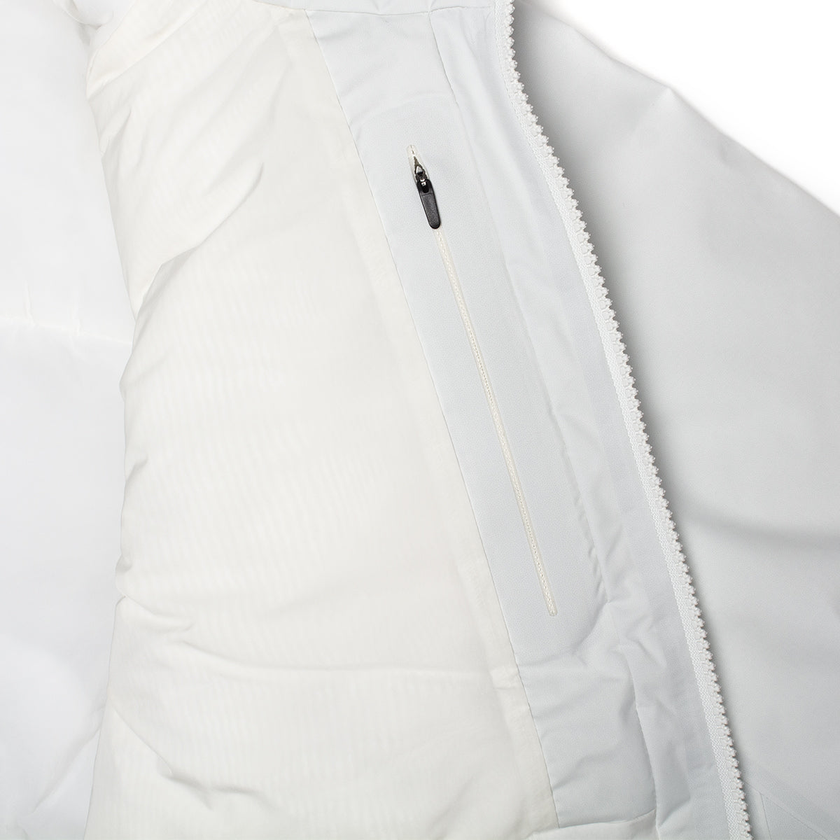 Arc'teryx - Women's Altira Cropped Jacket
Style # X000010747
Color : Arctic Silk