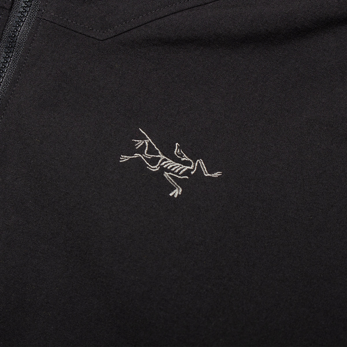 Arc'teryx - Women's Clarkia AR Insulated Hoodie
Style # X000010746
Color : Black
