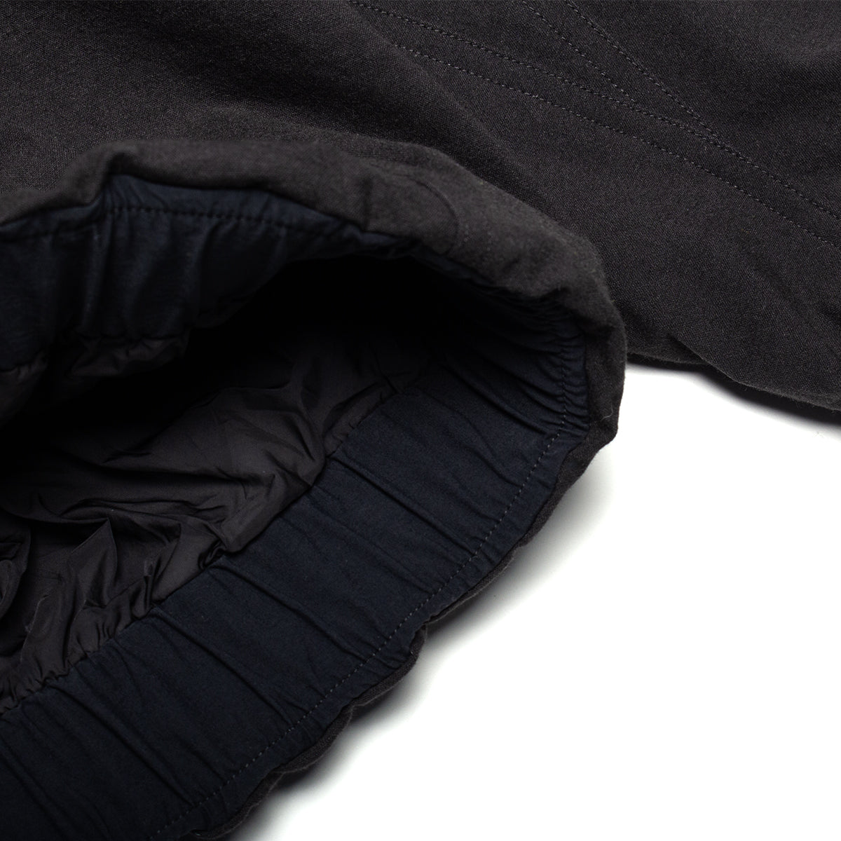 Arc'teryx - Women's Clarkia AR Insulated Hoodie
Style # X000010746
Color : Black
