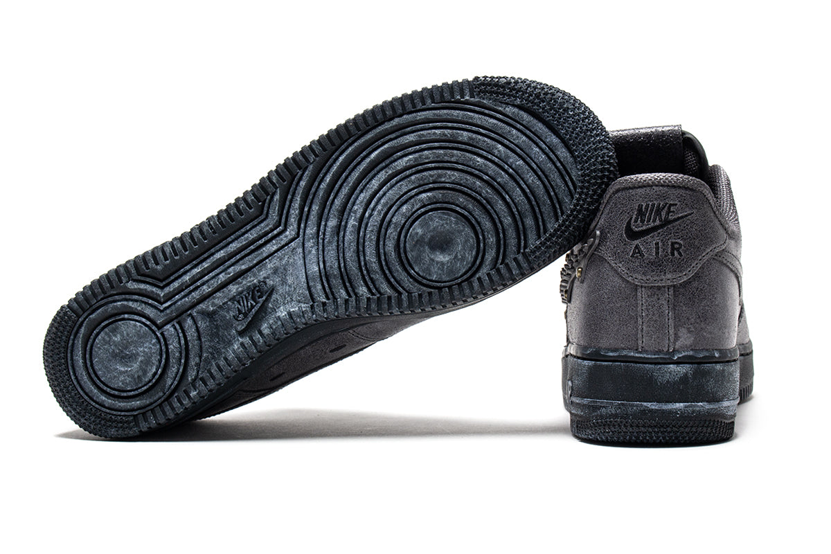 Nike - Air Force 1 '07 LV8
Style # IH4965-254
Color : Medium Ash / Anthracite / Black