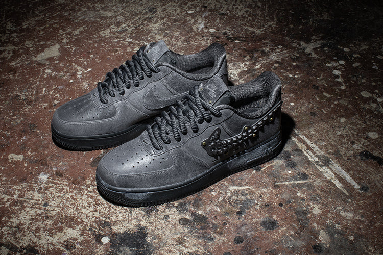 Nike - Air Force 1 '07 LV8
Style # IH4965-254
Color : Medium Ash / Anthracite / Black