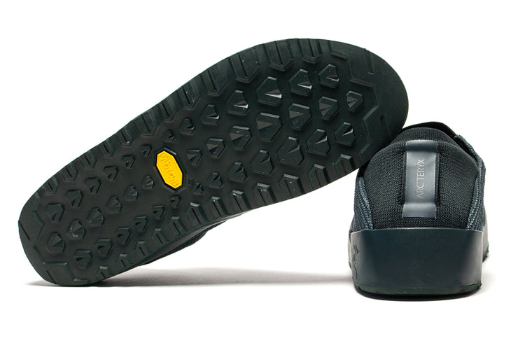 Arc'teryx - Kragg
Style # X000010078
Color : Dark Jade / Dark Jade