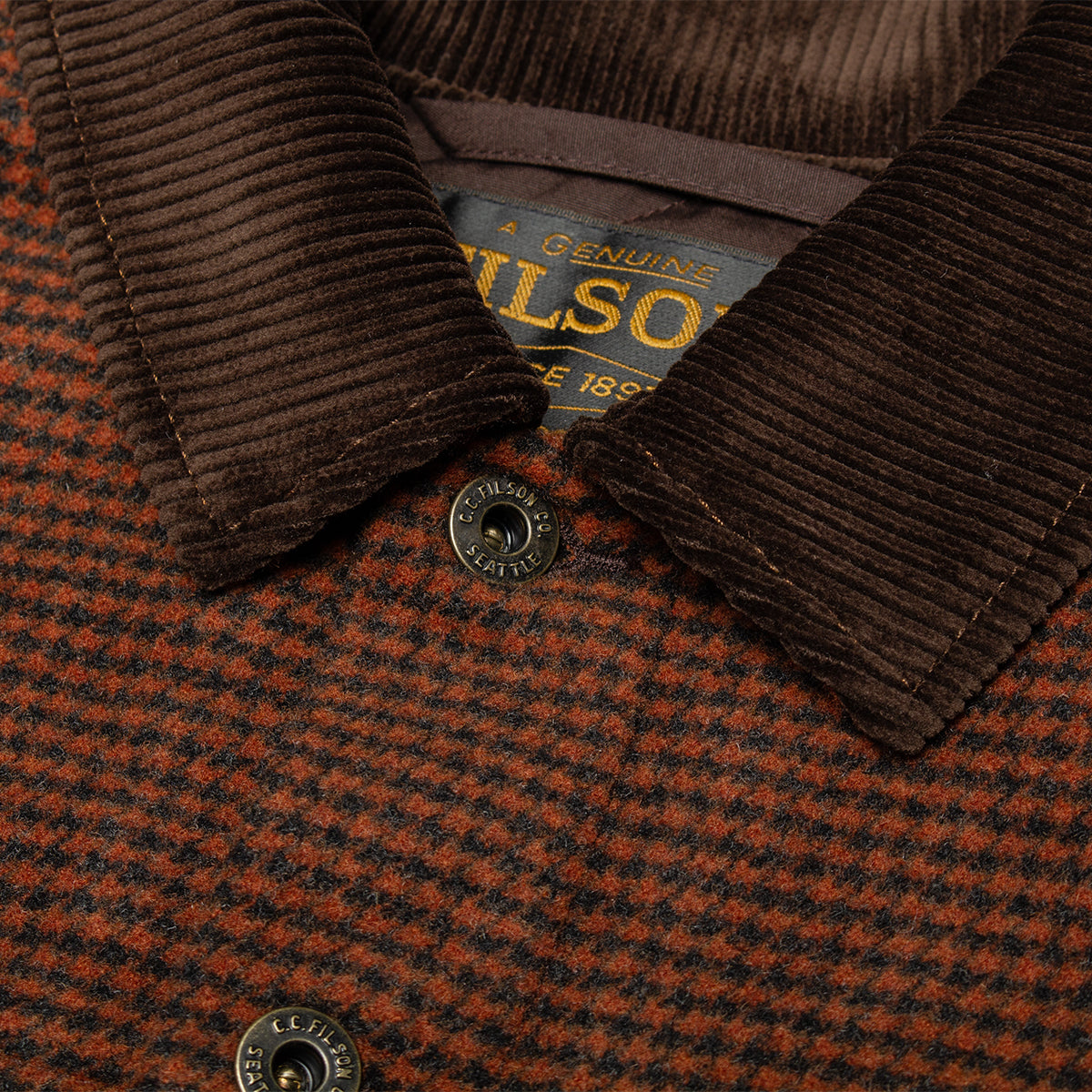 Filson - Spokane Insulated Short Cruiser
Style # F1420299337
Color : Merlot / Black Plaid