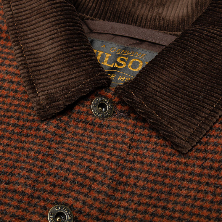 Filson - Spokane Insulated Short Cruiser
Style # F1420299337
Color : Merlot / Black Plaid