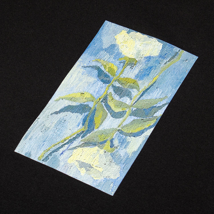 Grand Collection - White Roses T-Shirt

Color : Black