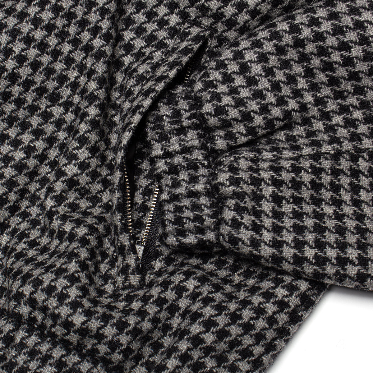 Grand Collection - Wool Houndstooth Blouson Jacket
Color : Black / Grey