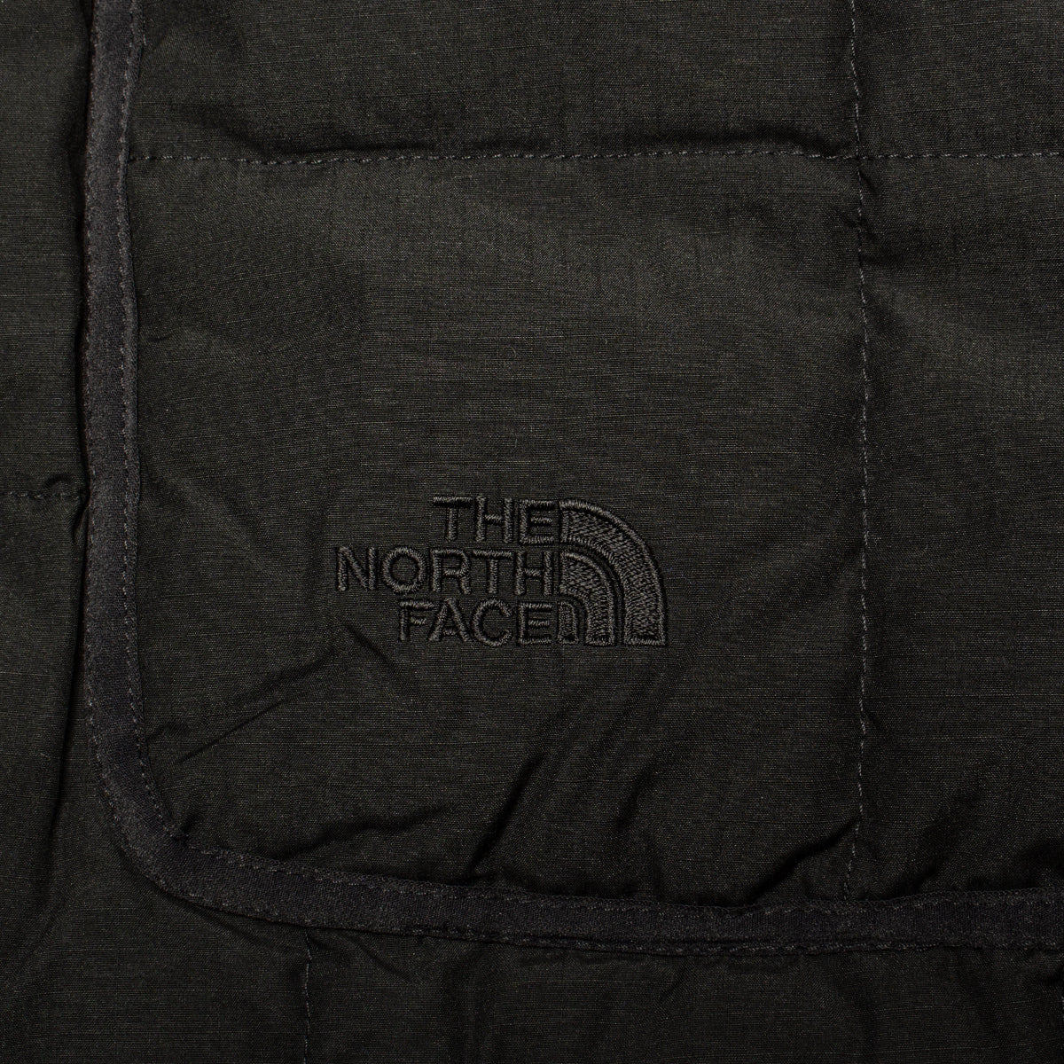 The North Face | M66 Down Liner Jacket
Style # NF0A88Y0JK31
Color : TNF Black