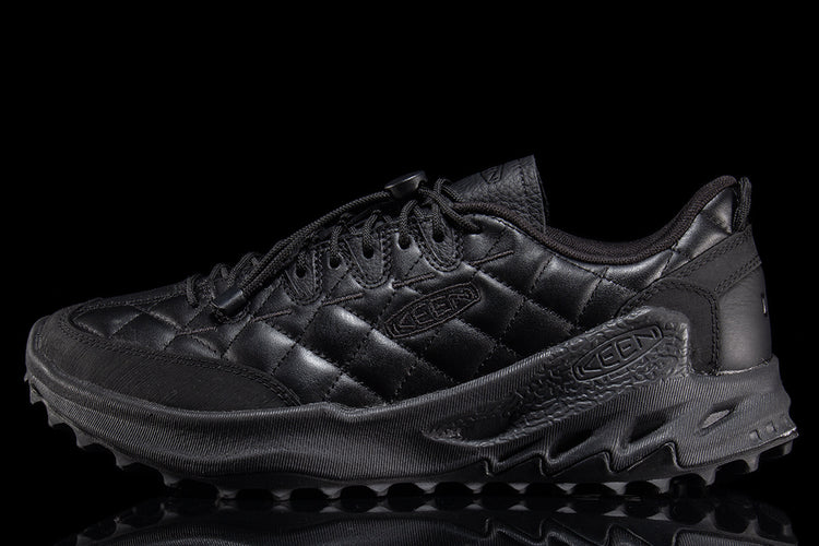 Keen - Jasper Zionic
Style # 1032650
Color : Doe Black / Star White