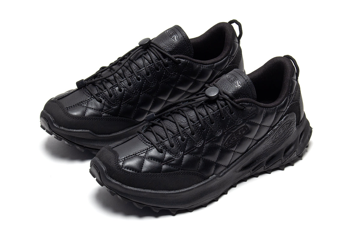 Keen - Jasper Zionic
Style # 1032650
Color : Doe Black / Star White