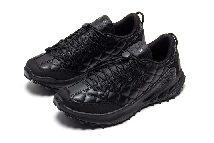 Keen - Jasper Zionic
Style # 1032650
Color : Doe Black / Star White