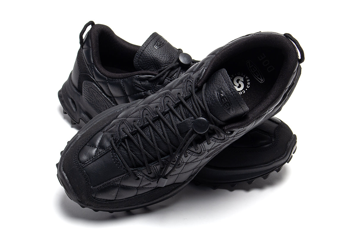 Keen - Jasper Zionic
Style # 1032650
Color : Doe Black / Star White