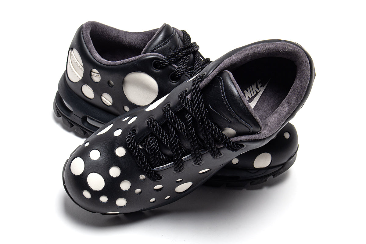 Nike - Air Max Goadome Low
Style # IR2174-100
Color : LT Orewood Brown / Black