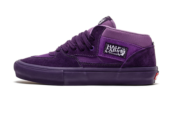 Vans - Skate Half Cab
Style # VN0A5FCDGRE1
Color : Purple Licorice