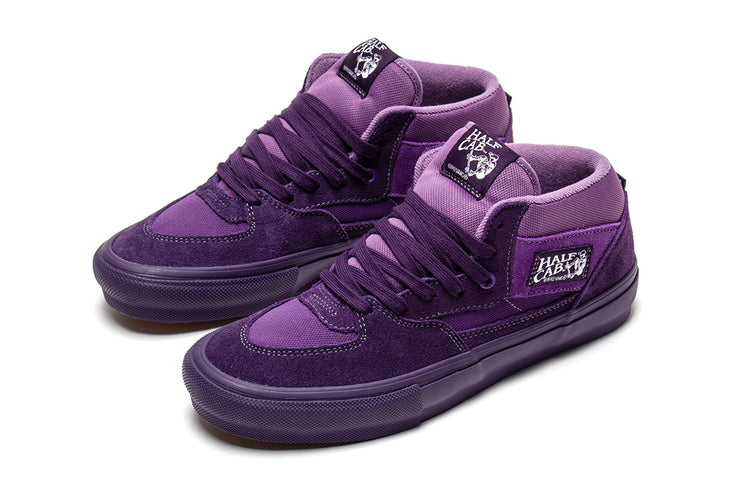 Vans - Skate Half Cab
Style # VN0A5FCDGRE1
Color : Purple Licorice