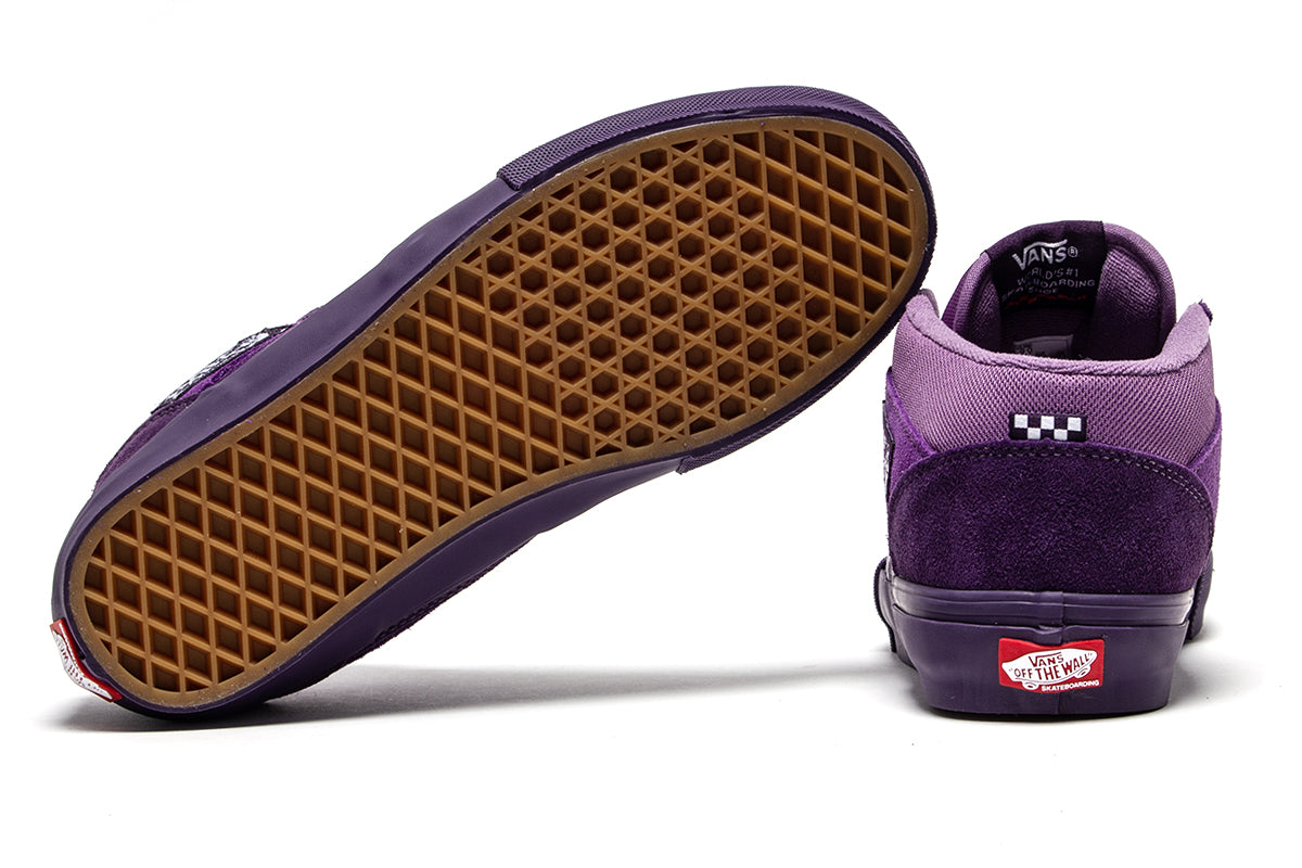 Vans - Skate Half Cab
Style # VN0A5FCDGRE1
Color : Purple Licorice