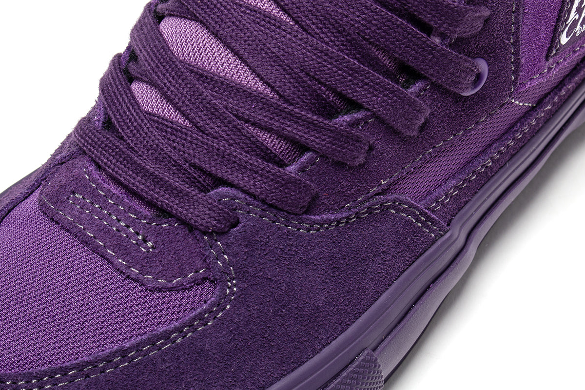 Vans - Skate Half Cab
Style # VN0A5FCDGRE1
Color : Purple Licorice