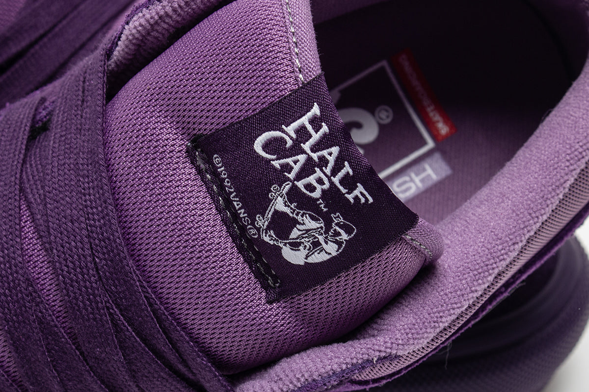 Vans - Skate Half Cab
Style # VN0A5FCDGRE1
Color : Purple Licorice