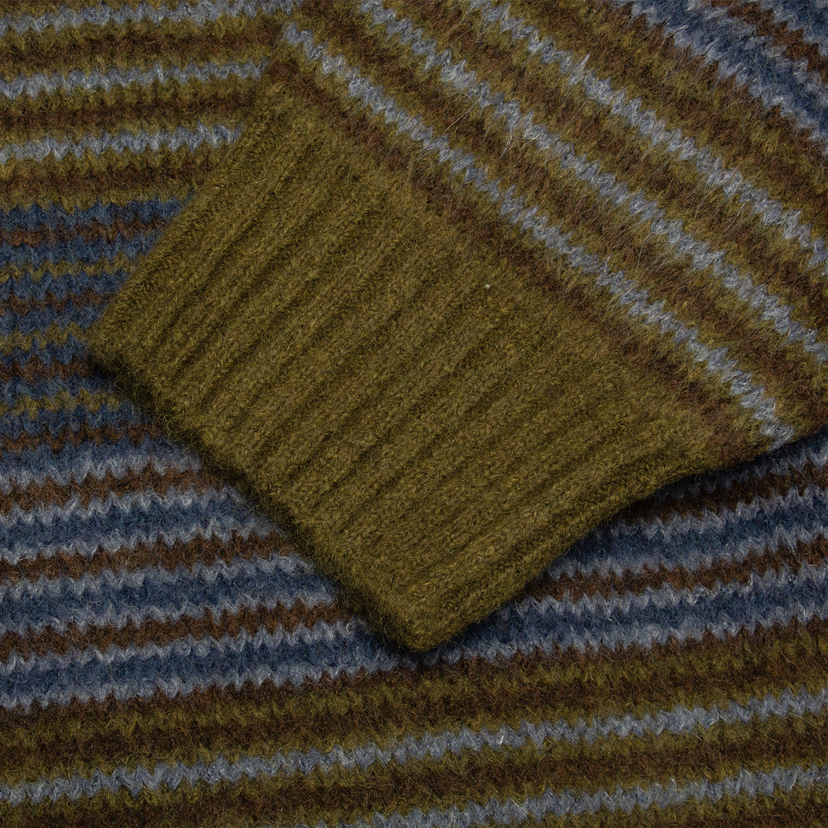 Polar Skate Co. | George Sweater
Color : Blue / Green Stripe