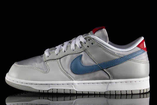 Nike | Dunk Low
Style # HF0391-001
Color : Metallic Silver / Aegean Storm