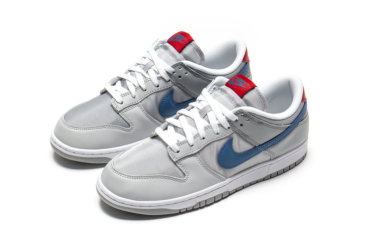 Nike | Dunk Low
Style # HF0391-001
Color : Metallic Silver / Aegean Storm