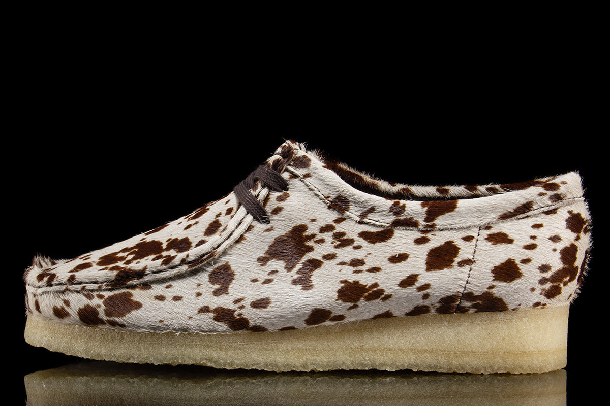 Clarks Originals - Women's Wallabee
Style # 26328442
Color : Brown Cow Print