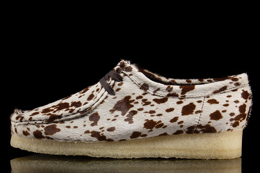 Clarks Originals - Women's Wallabee
Style # 26328442
Color : Brown Cow Print