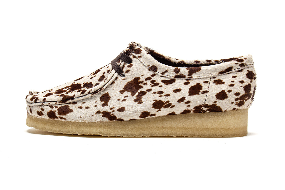Clarks Originals - Women's Wallabee
Style # 26328442
Color : Brown Cow Print