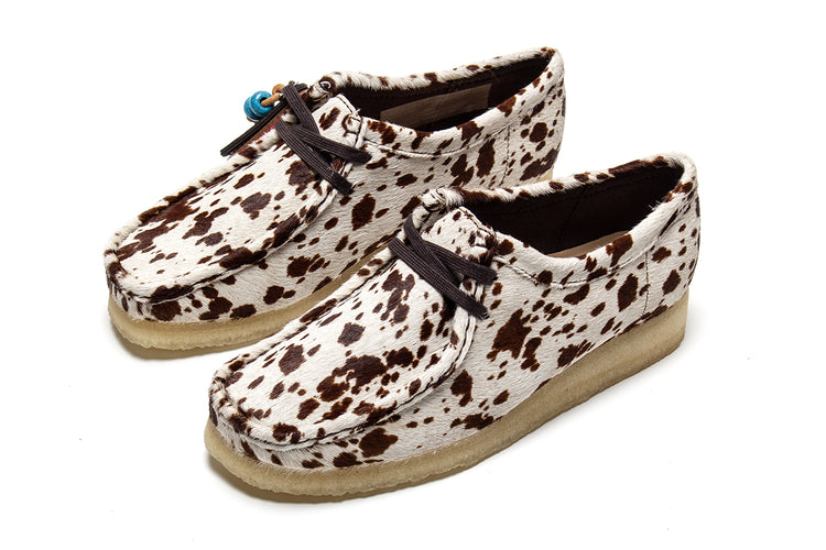Clarks Originals - Women's Wallabee
Style # 26328442
Color : Brown Cow Print