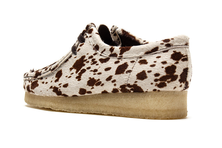 Clarks Originals - Women's Wallabee
Style # 26328442
Color : Brown Cow Print