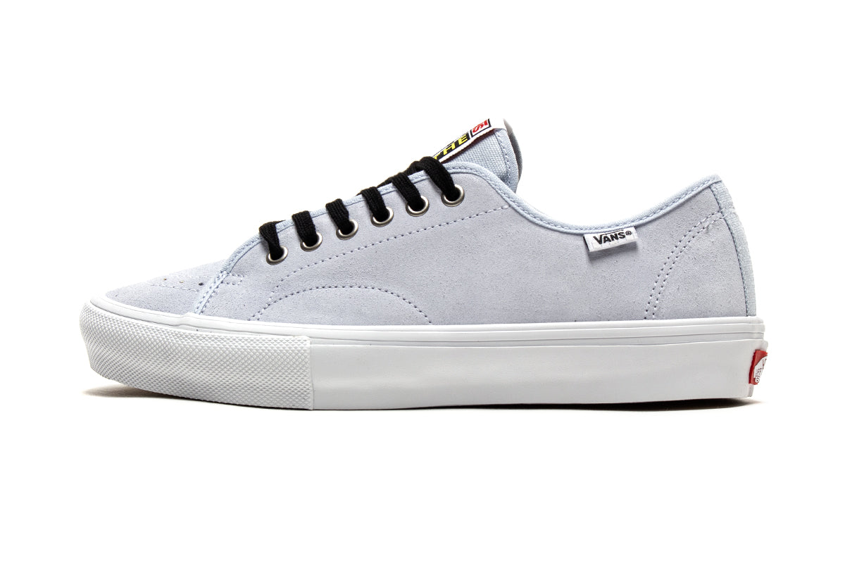 Vans - Skate Ave Classic
Style # VN000Y1NSKY1
Color : Sky Blue
