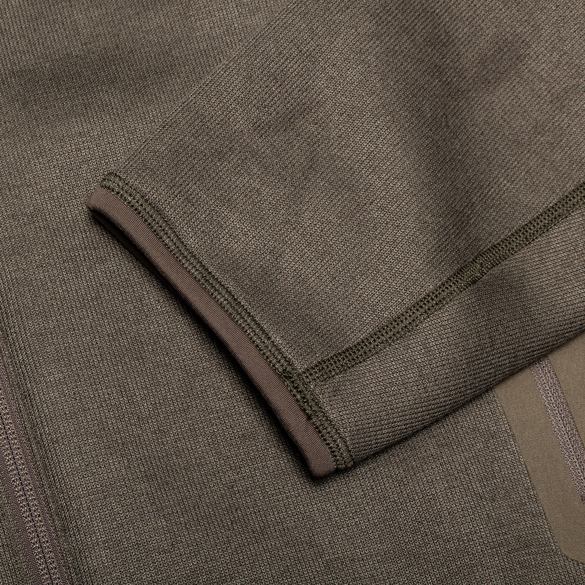 Arc'teryx - Covert Cardigan
Style # X000010727
Color : Mongoose Heather