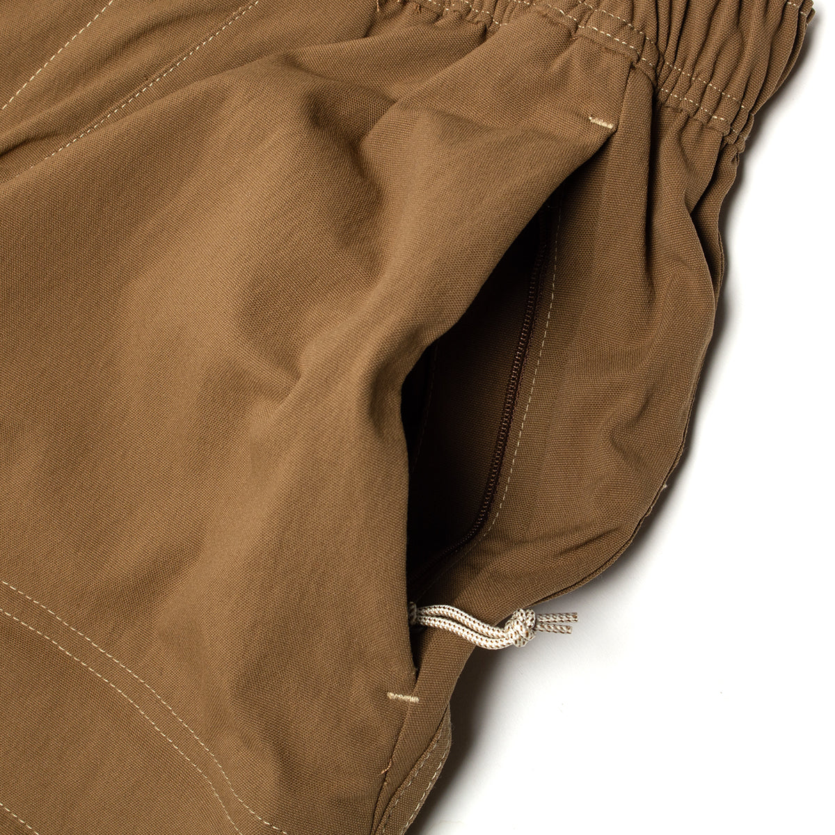 Nike - ACG Smith Summit Cargo Pant
Style # HV0591-235
Color : Mosswood Brown / Anthracite / Summit White
