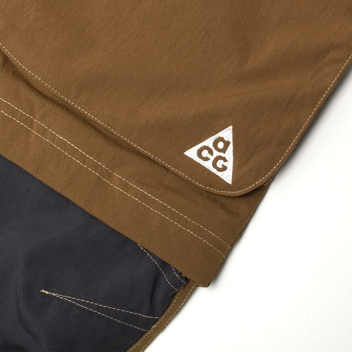 Nike - ACG Smith Summit Cargo Pant
Style # HV0591-235
Color : Mosswood Brown / Anthracite / Summit White