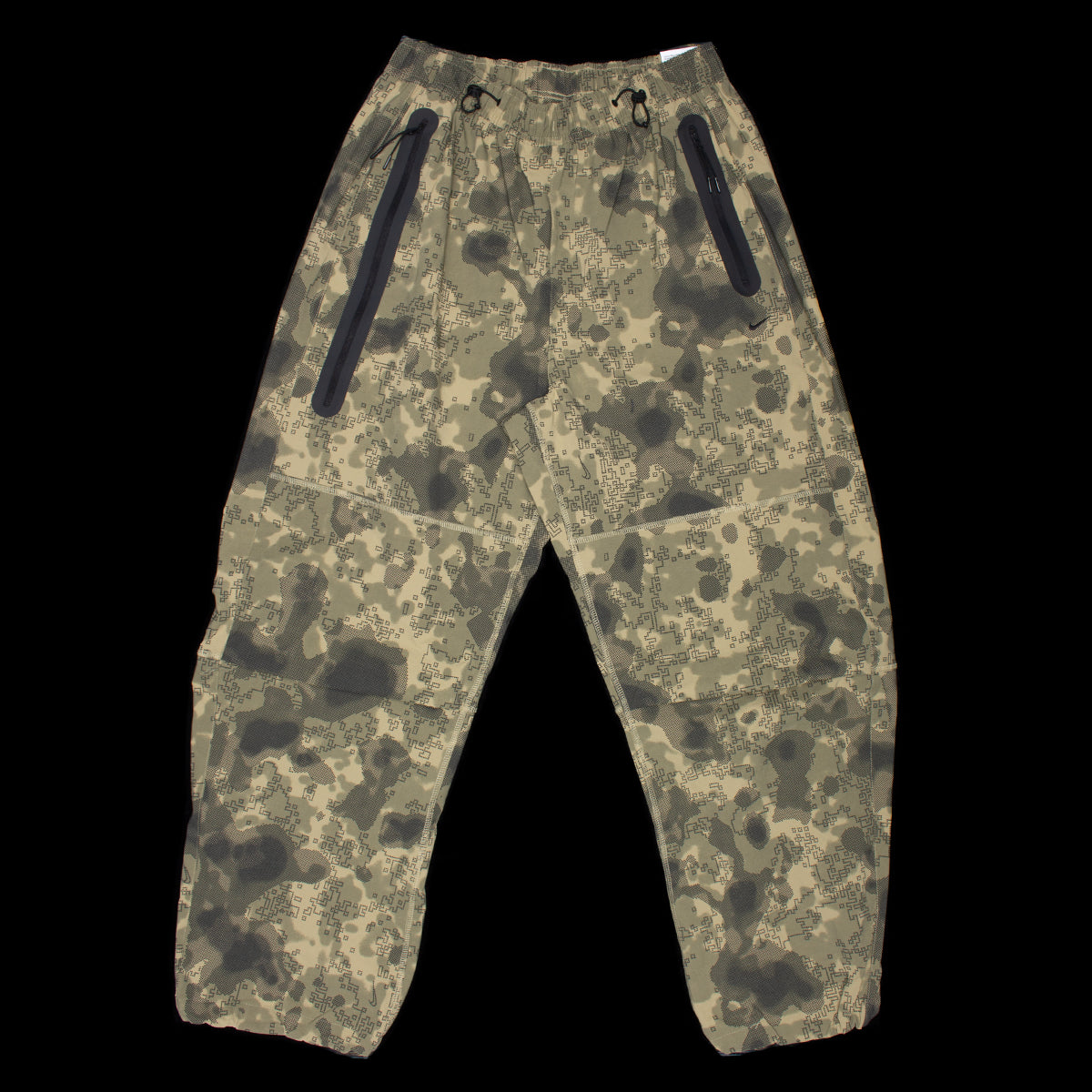 Nike - Tech Pant
Style # HV0972-210
Color : Neutral Olive / Black