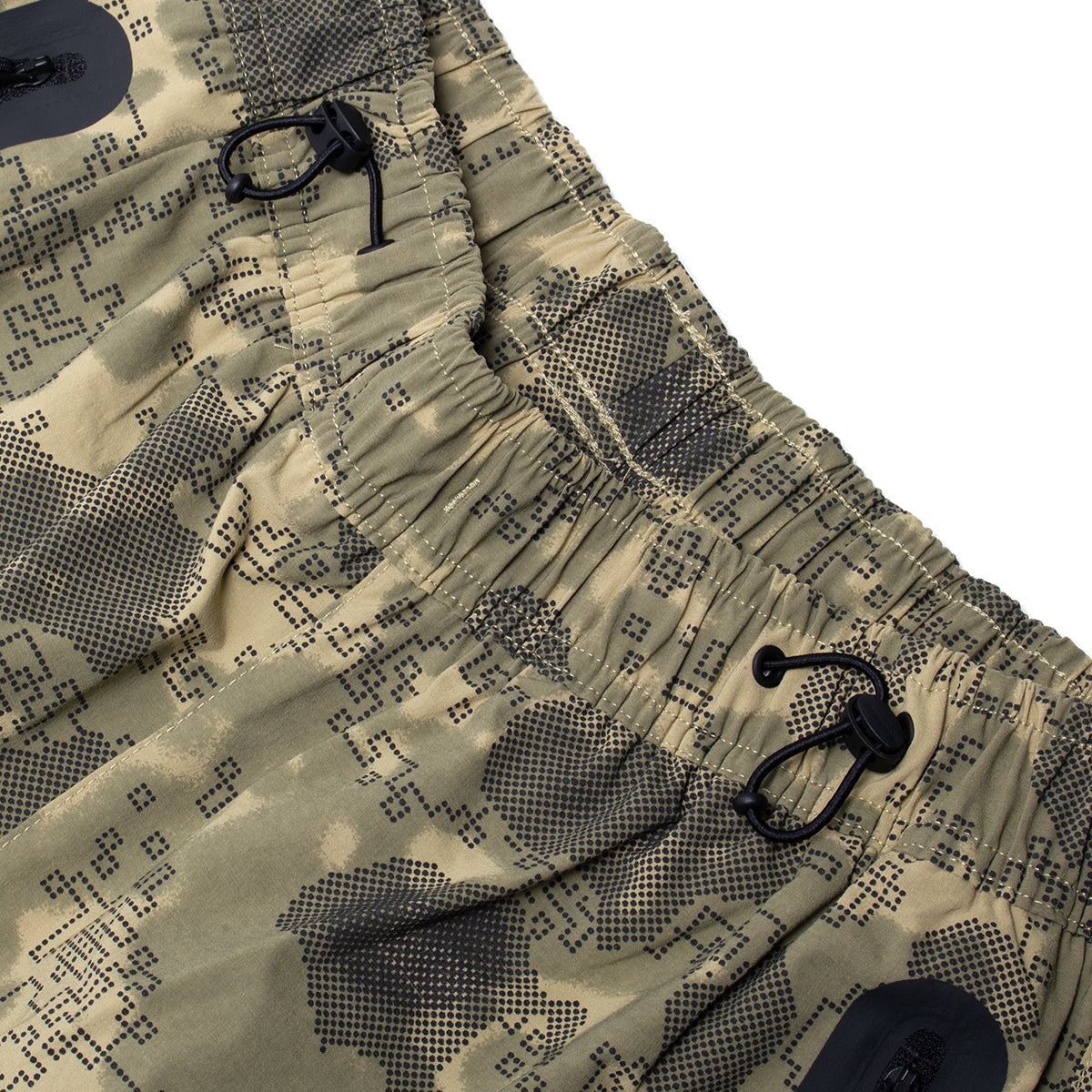Nike - Tech Pant
Style # HV0972-210
Color : Neutral Olive / Black