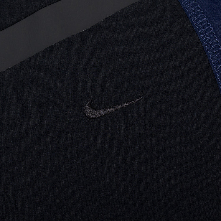 Nike - Zip-Up Jacket
Style # IH8461-010
Color : Black / Obsidian