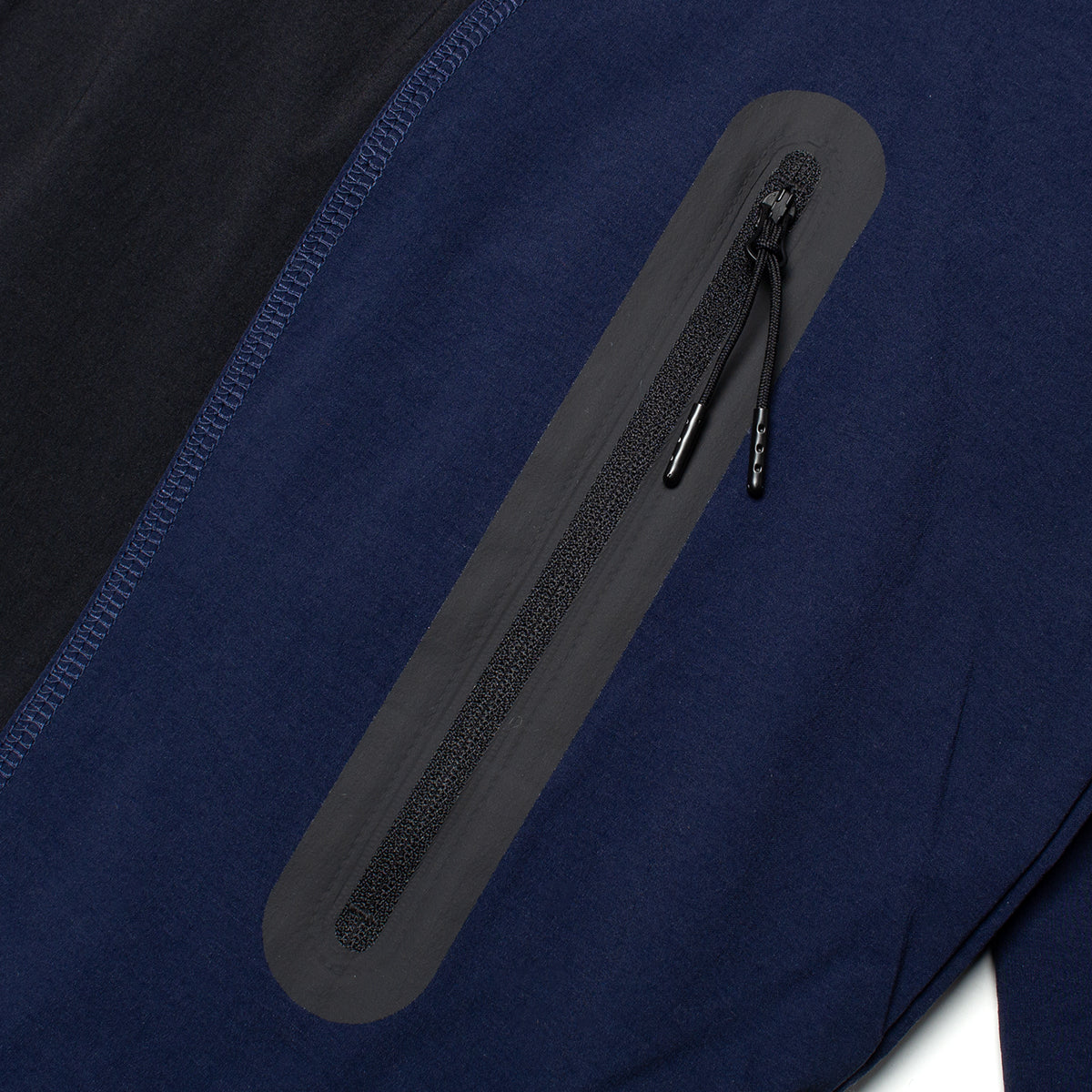 Nike - Zip-Up Jacket
Style # IH8461-010
Color : Black / Obsidian