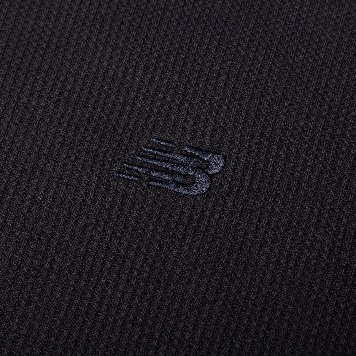 New Balance Numeric - Waffle Knit L/S Henley
Style # MT51958
Color : Dark Night